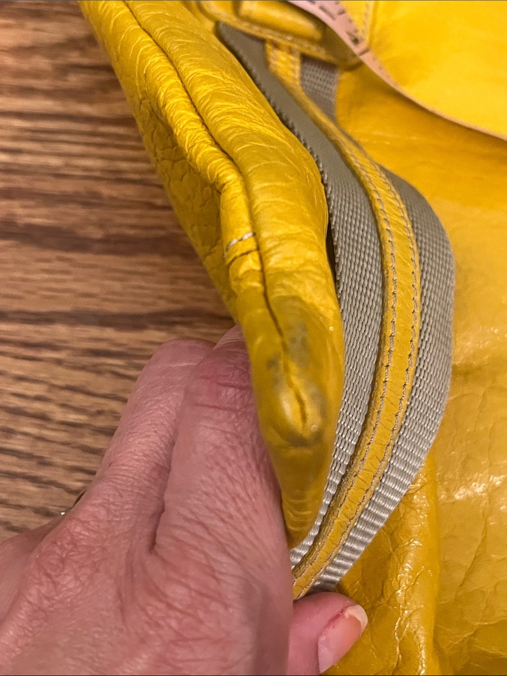 Claudia Firenze genuine leather messenger bag - Picture 8 of 10